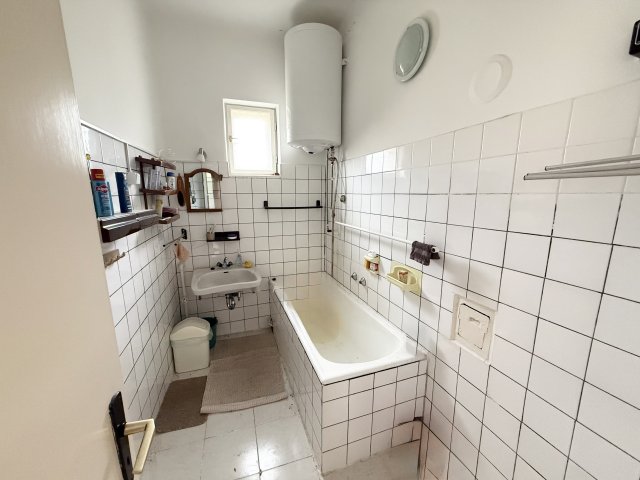 Eladó családi ház, Hajdúböszörményen 65 M Ft, 3 szobás