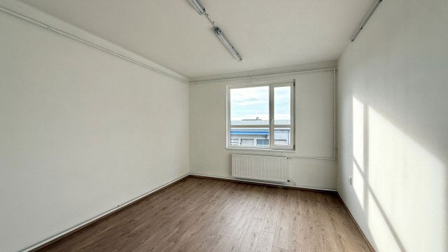 Kiadó iroda, Debrecenben 210 E Ft / hó, 3 szobás