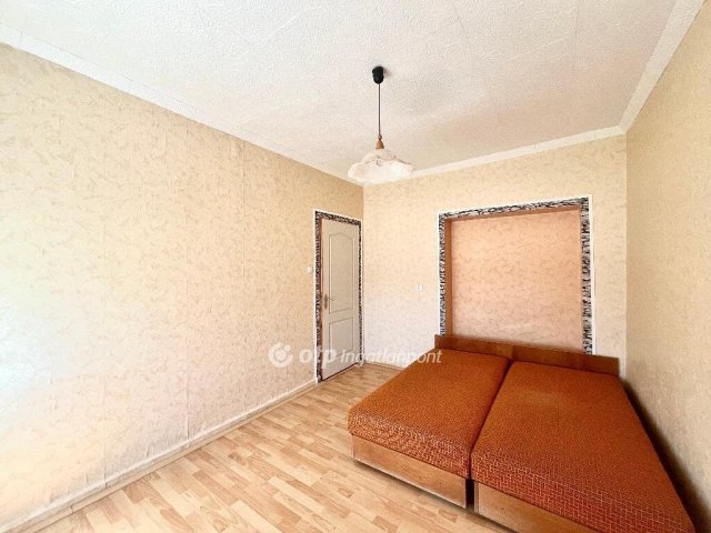 Eladó családi ház, Mezőkomáromban 30 M Ft, 3+1 szobás