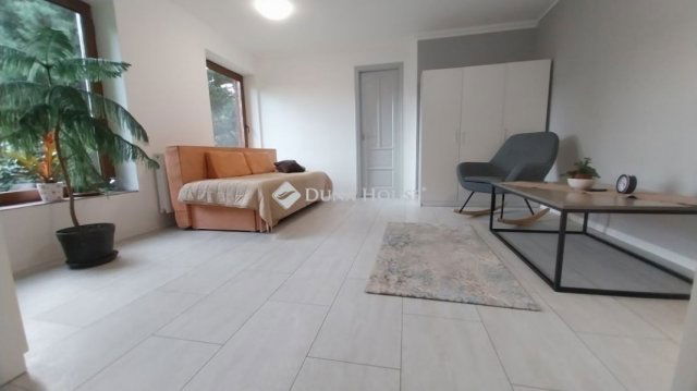 Eladó családi ház, Szentendrén 195 M Ft, 7 szobás