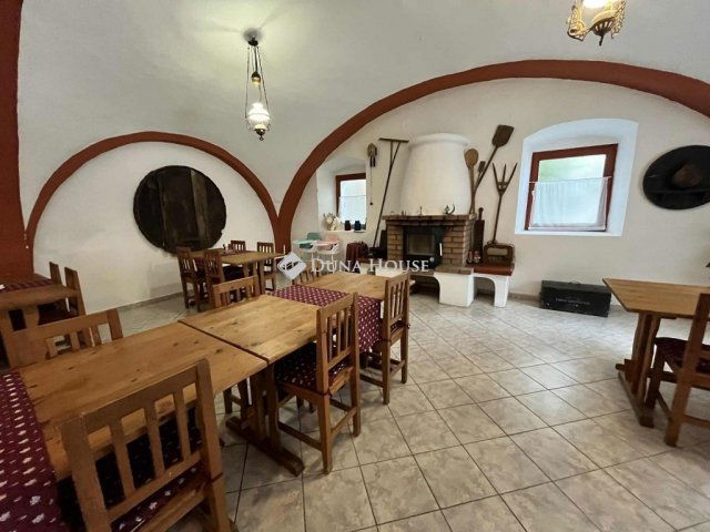 Eladó üzlethelyiség, Hőgyészen 82.55 M Ft