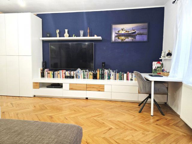 Eladó családi ház, Pécsett 69.9 M Ft, 3 szobás