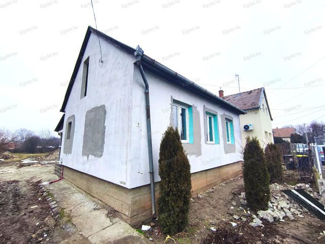 Eladó ikerház, Monoron 89.8 M Ft, 5 szobás / költözzbe.hu