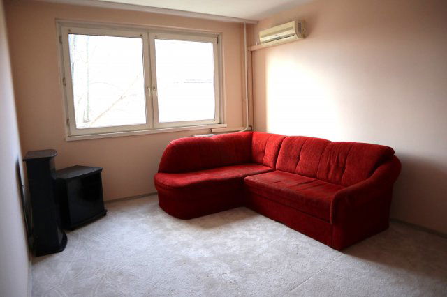 Kiadó panellakás, albérlet, Szegeden 140 E Ft / hó, 2 szobás