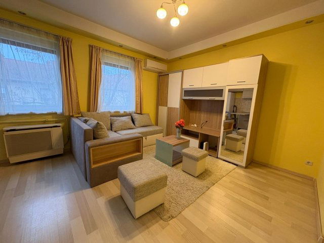 Eladó téglalakás, Budapesten, XIII. kerületben, Gyermek téren