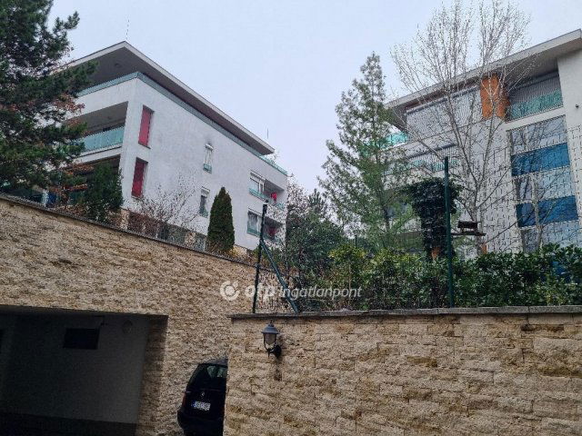 Eladó téglalakás, Budapesten, II. kerületben 199.9 M Ft