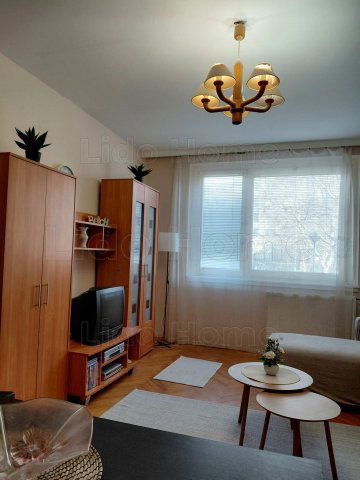 Eladó panellakás, Tatabányán 37.5 M Ft, 1+1 szobás