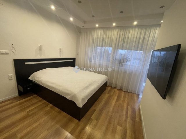 Eladó ikerház, Kecskeméten 139.9 M Ft, 4 szobás