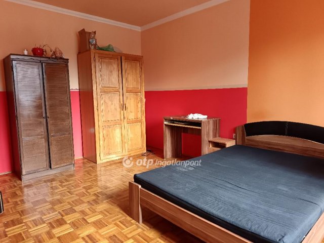 Eladó téglalakás, Debrecenben 44 M Ft, 1 szobás