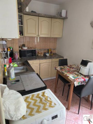 Eladó panellakás, Pécsett 41.9 M Ft, 2 szobás