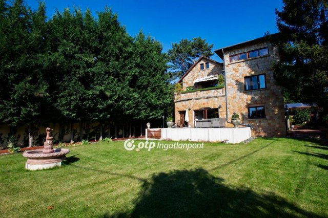 Eladó családi ház, Budapesten, II. kerületben 295 M Ft