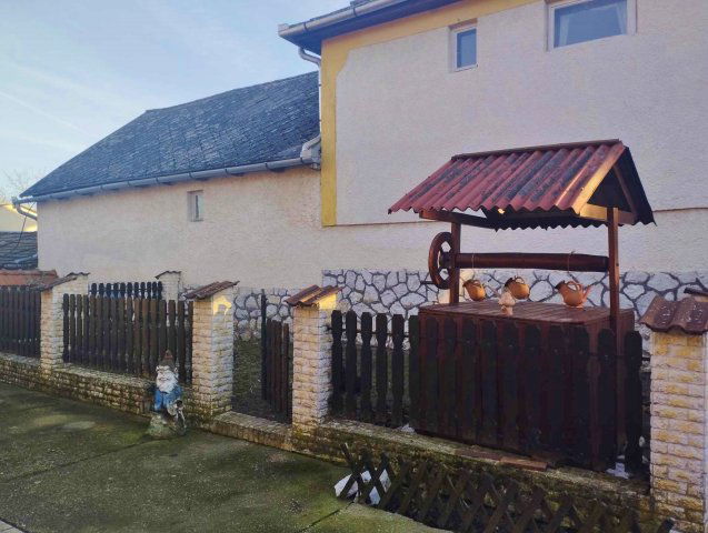 Eladó családi ház, Makláron 42 M Ft, 4 szobás