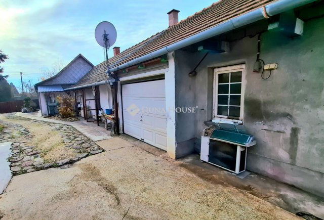 Eladó családi ház, Dunavecsén, Móricz Zsigmond utcában 34 M Ft
