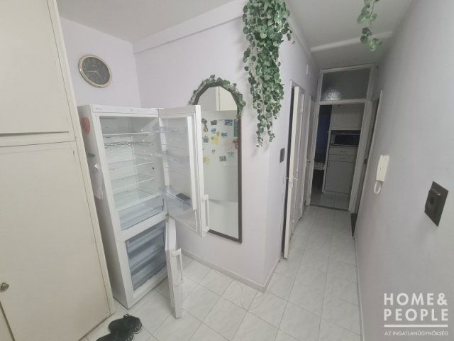 Eladó téglalakás, Hódmezővásárhelyen 36.5 M Ft, 2+1 szobás