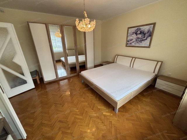 Eladó családi ház, Tarjánon 89 M Ft, 6 szobás