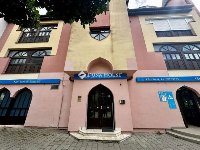 Eladó téglalakás, Szigetváron 47.5 M Ft, 3 szobás