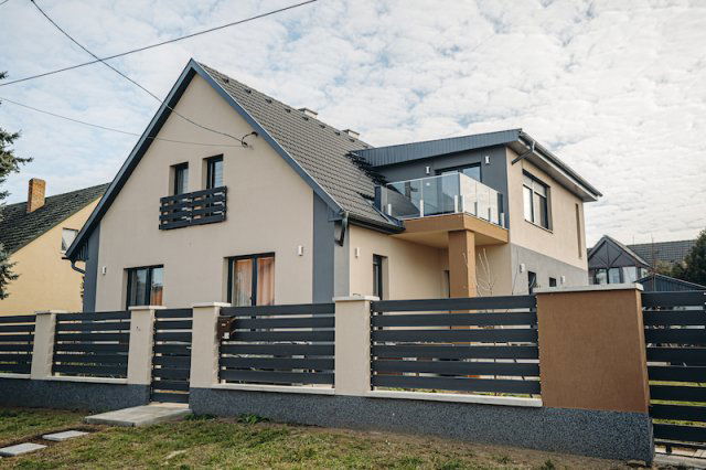 Eladó családi ház, Balatonszárszón 188 M Ft, 5 szobás