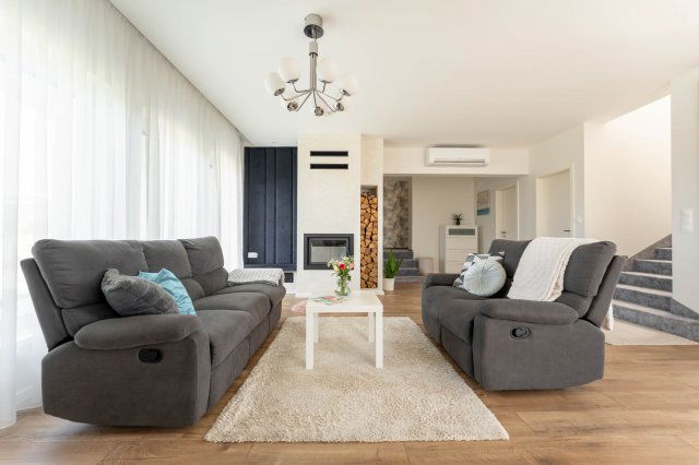 Eladó családi ház, Keszthelyen 220 M Ft, 5 szobás
