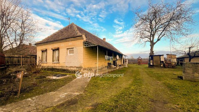 Eladó családi ház, Bakonybánkon 24.9 M Ft, 4 szobás