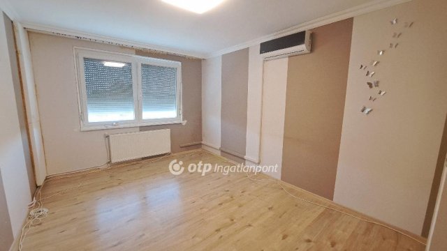 Kiadó panellakás, albérlet, Mezőhegyesen 90 E Ft / hó