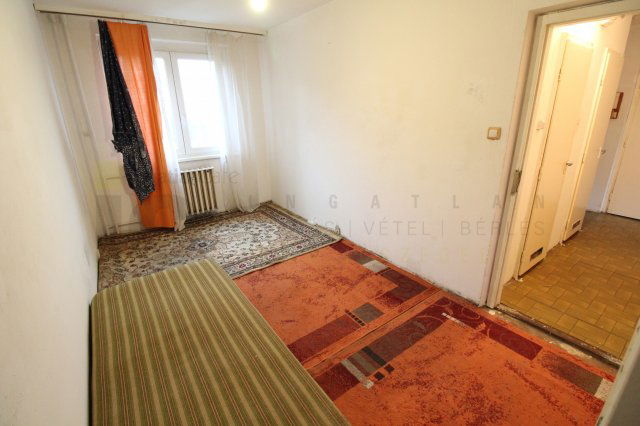 Eladó panellakás, Szegeden, Kereszttöltés utcában 47.5 M Ft