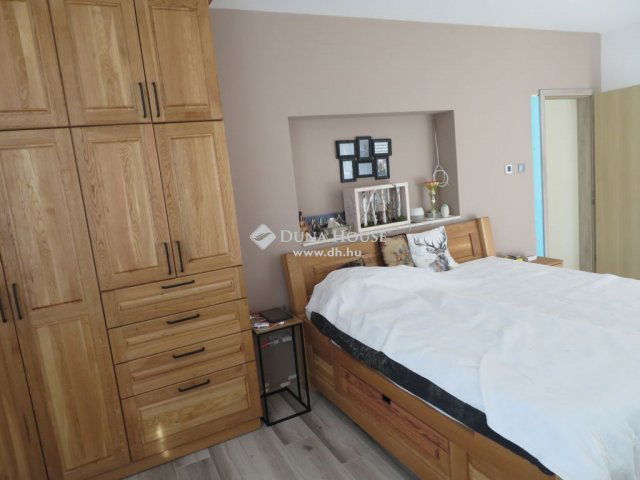 Eladó családi ház, Biatorbágyon 199.99 M Ft, 5 szobás