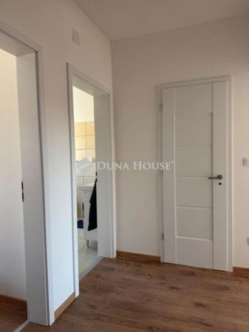 Eladó ikerház, Csomádon 115 M Ft, 4 szobás