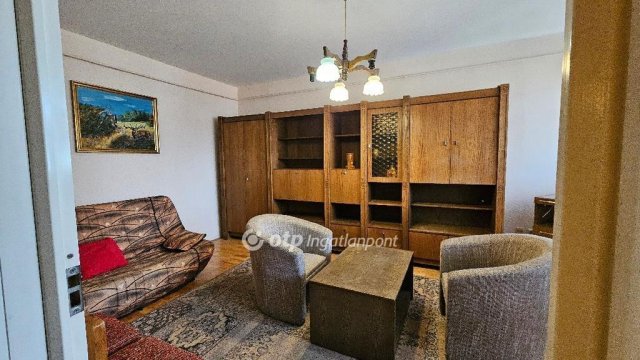 Eladó téglalakás, Egerben 41 M Ft, 2 szobás