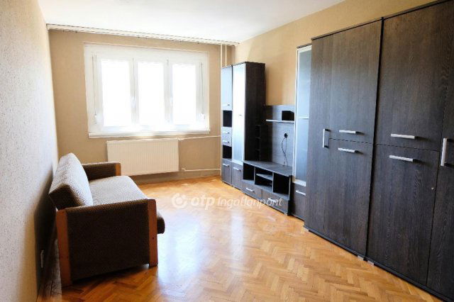 Eladó panellakás, Budapesten, III. kerületben 85 M Ft, 3 szobás