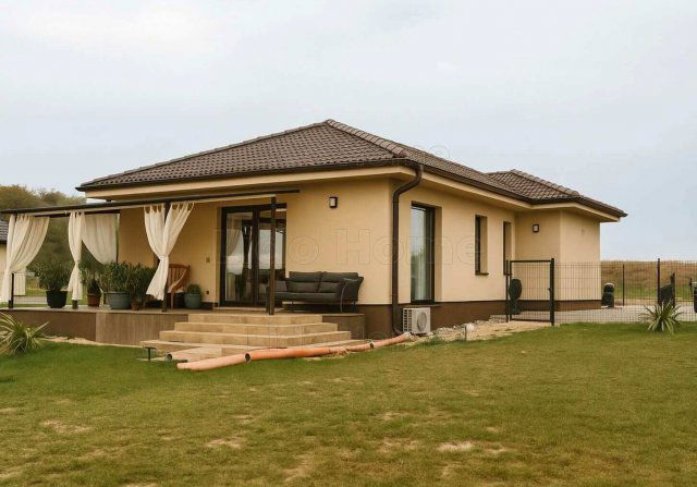 Eladó családi ház, Győrságon 94.9 M Ft, 3 szobás