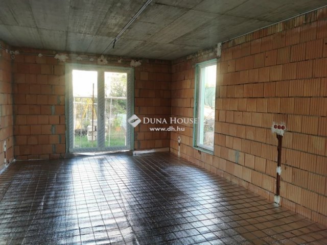 Eladó téglalakás, Érden 124.9 M Ft, 3 szobás