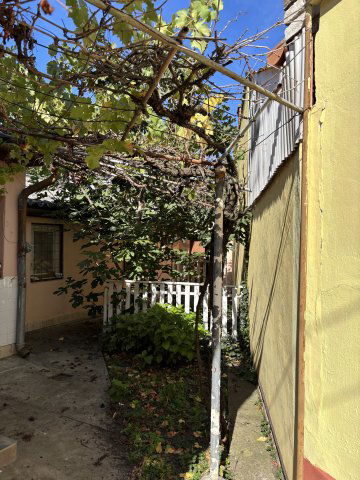 Eladó családi ház, Szolnokon 32.9 M Ft, 2 szobás