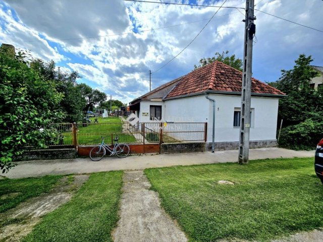 Eladó családi ház, Bicsérden 19.9 M Ft, 2 szobás
