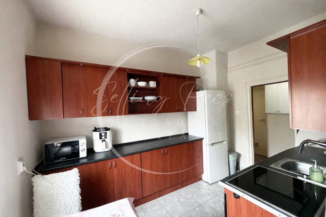 Eladó téglalakás, Pécsett, József Attila utcában 57 M Ft