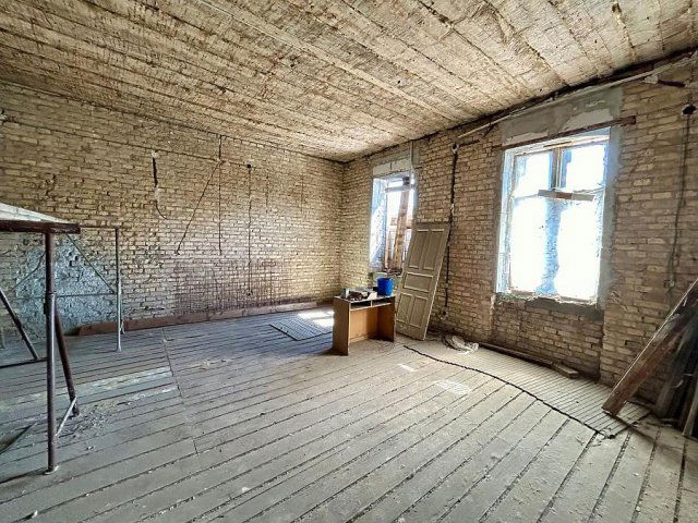 Eladó ipari ingatlan, Budapesten, XX. kerületben 175 M Ft