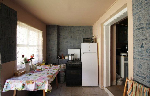 Eladó családi ház, Dombóváron 9.5 M Ft, 3 szobás