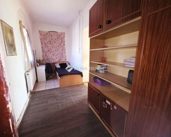 Eladó családi ház, Szegeden 58.9 M Ft, 4+2 szobás