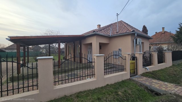 Eladó családi ház, Jászárokszálláson 26.99 M Ft, 2 szobás