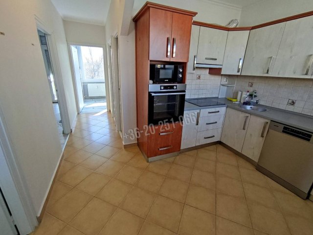 Kiadó panellakás, albérlet, Mohácson 120 E Ft / hó, 3 szobás