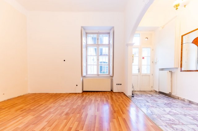 Eladó téglalakás, Budapesten, V. kerületben, Erzsébet téren