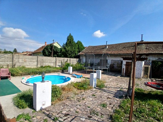 Eladó családi ház, Hódmezővásárhelyen 68 M Ft, 5 szobás