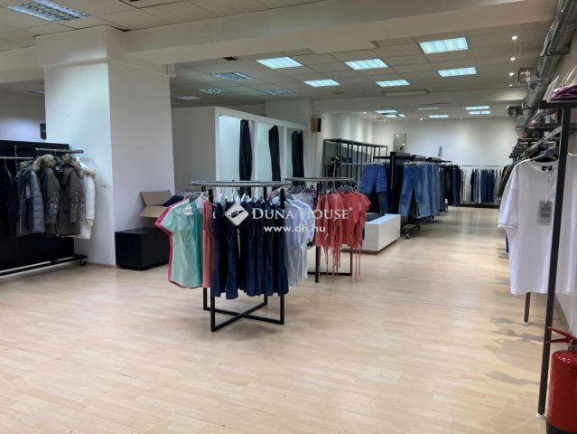 Eladó üzlethelyiség, Budapesten, XI. kerületben 140 M Ft