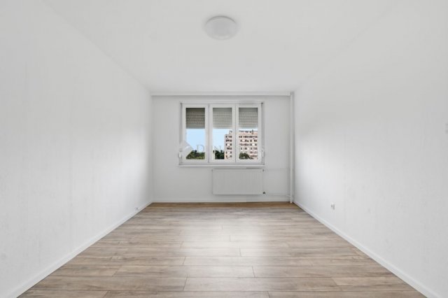 Eladó panellakás, Tatabányán 31.99 M Ft, 2 szobás