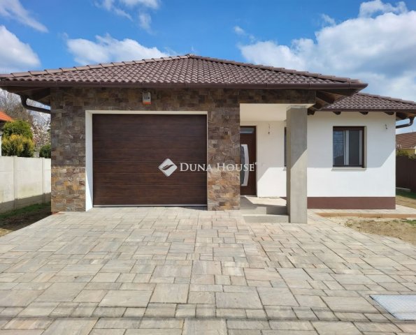 Eladó családi ház, Érden 165.9 M Ft, 4 szobás
