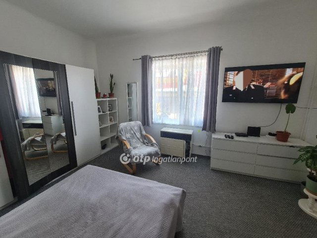 Eladó ikerház, Egercsehiben 11 M Ft, 1 szobás