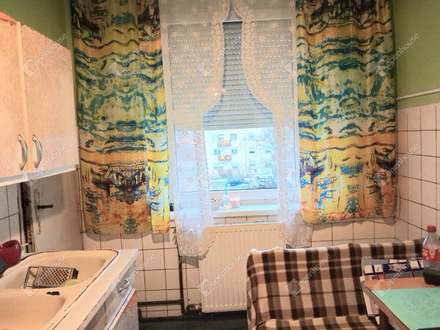 Eladó téglalakás, Komáromban 35.5 M Ft, 2 szobás