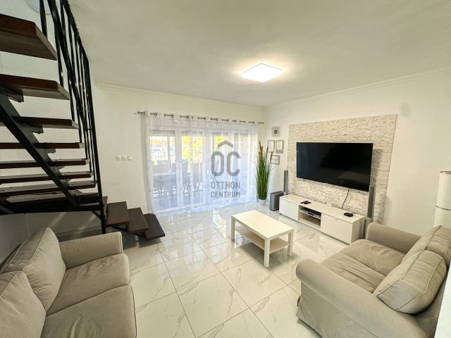 Eladó ikerház, Balatonlelleén 136 M Ft, 4 szobás