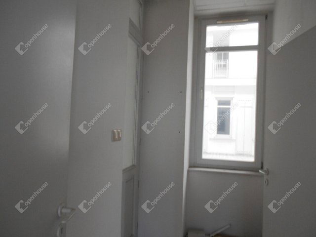 Eladó üzlethelyiség, Zalaegerszegen 42 M Ft