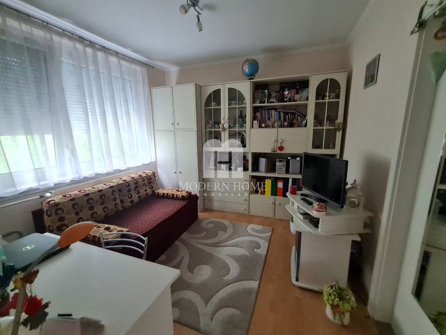 Eladó panellakás, Székesfehérvárott 46 M Ft, 2 szobás