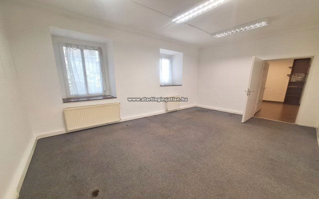 Eladó téglalakás, Budapesten, VI. kerületben 139 M Ft, 2 szobás